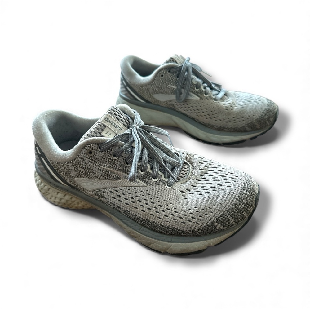 Brooks Ghost 11 Women's Gray Athletic Shoes size 7.5 medium